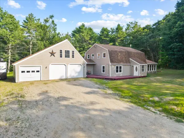 377 River Road, Bowdoinham, ME 04008