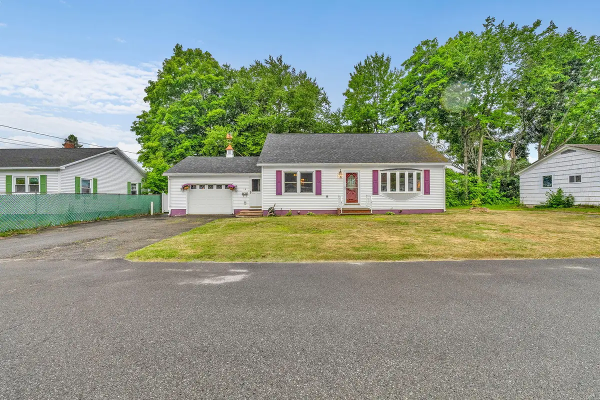 18 Grove Street, East Millinocket, ME 04430 - #1