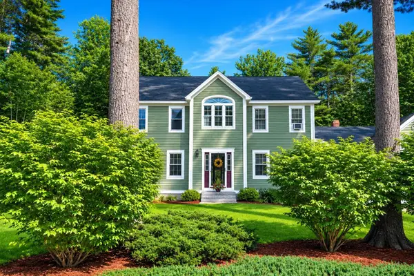 38 Lakeside Drive, Falmouth, ME 04105