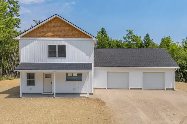 63 Mcgrath Pond Loop Road, Belgrade, ME 04917