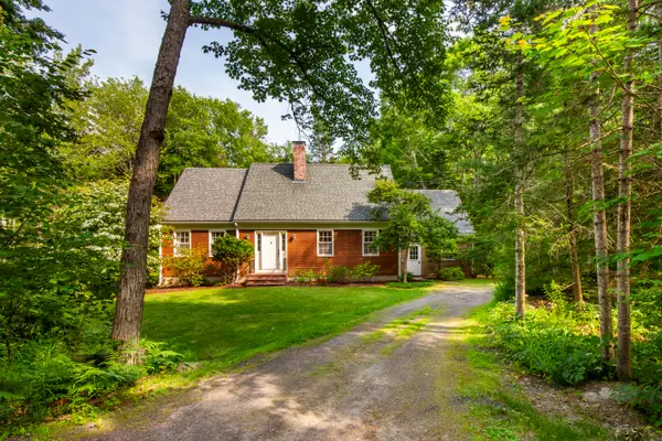 100 Mistic Avenue, Rockport, ME 04856