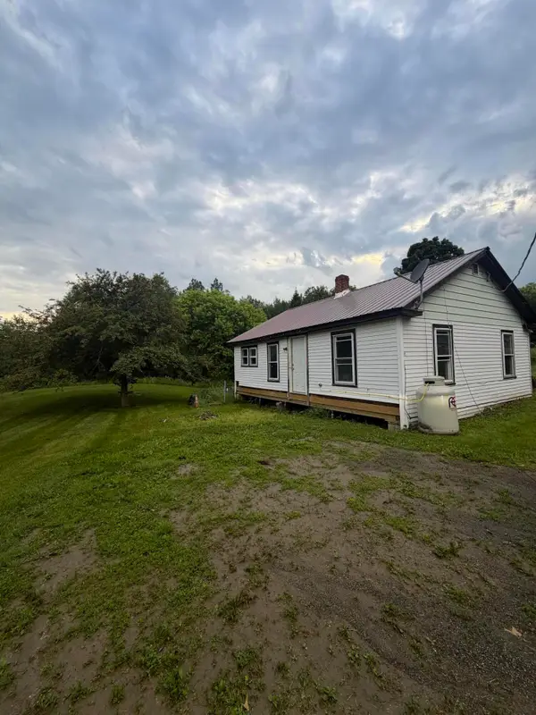 32 Herring Street, Dover-Foxcroft, ME 04426