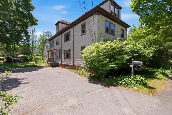 16 Hartley Street, Portland, ME 04103