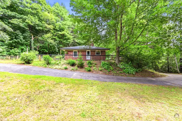 10 Hillcrest Road, Livermore Falls, ME 04254