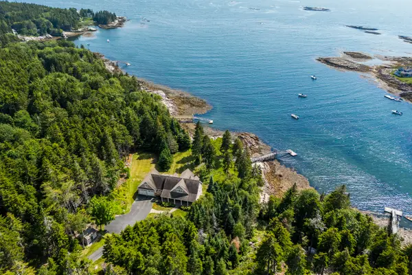 75 Stowaway Road, Southport, ME 04576