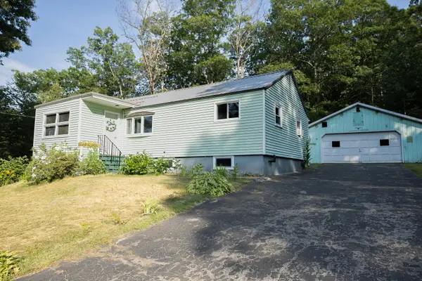 132 Apple Road, Lewiston, ME 04240