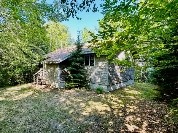 557 Paul Bunyan Road, Gouldsboro, ME 04607