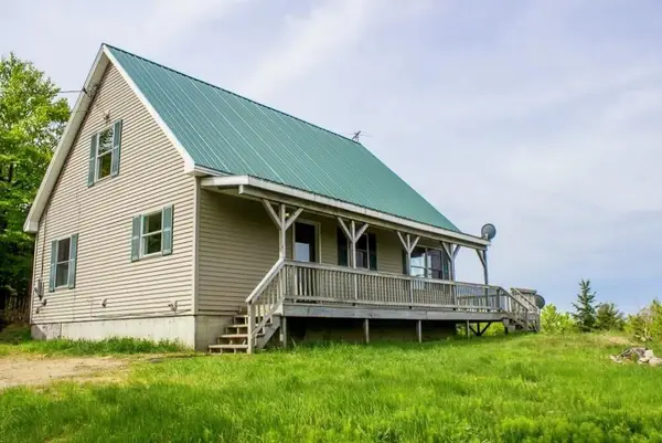 92 5 Corners Road, New Sharon, ME 04955