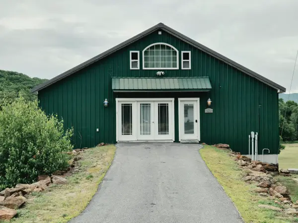 432 Auburn Road, Peru, ME 04290