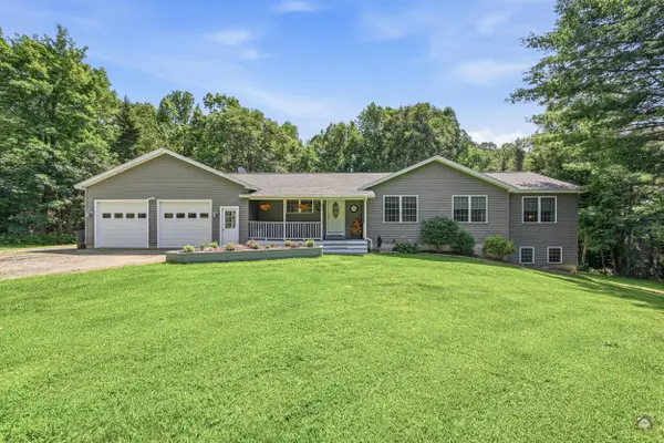 18 Rowe Lane, Oakland, ME 04963