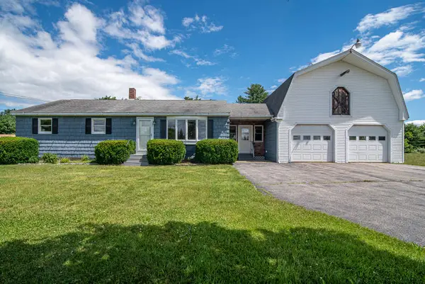 976 South Street, Dayton, ME 04005