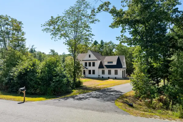 14 Raspberry Lane, Topsham, ME 04086