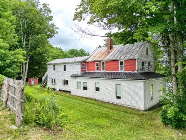 15 Railroad Street, Wilton, ME 04294