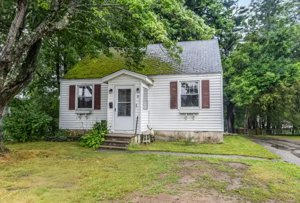 21 Meadow Way, Cape Elizabeth, ME 04107