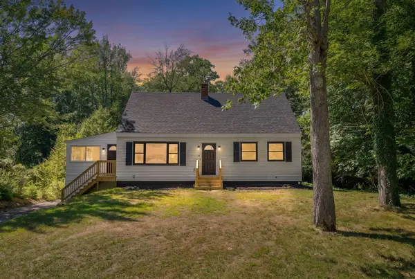 30 Mallett Drive, Topsham, ME 04086