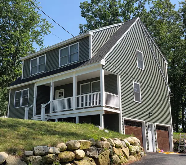 22 Birch Drive, Sandown, NH 03873