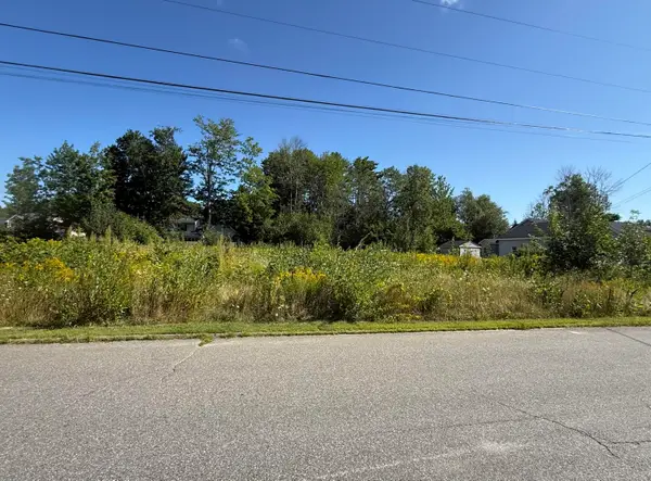 37 Barnet Avenue, Waterville, ME 04901