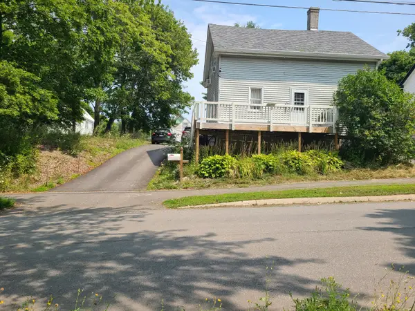 69 Parker Street, Bangor, ME 04401