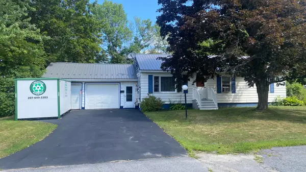 16 Paine Street, Winslow, ME 04901