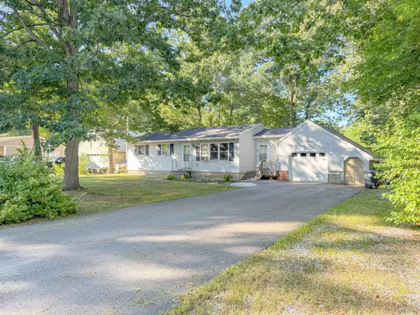 12 Birchwood Avenue, Windham, ME 04062