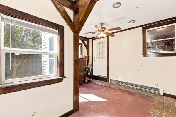 7 Pioneer Avenue, Sanford, ME 04073