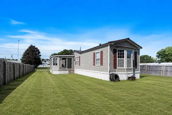 19 Winn Street, Lewiston, ME 04240