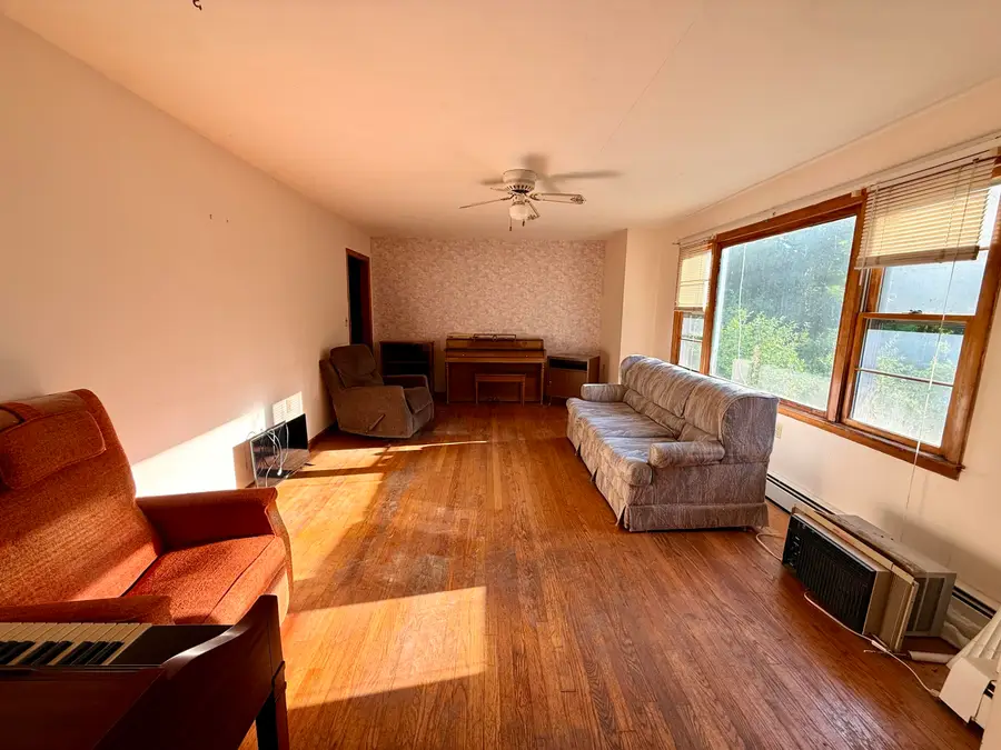 43 Edwards Street, Lincoln, ME 04457 - #3