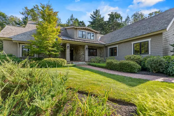 44 Maeves Way, Cumberland, ME 04110