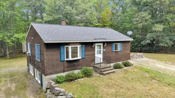 94 Duke Lane, Lyman, ME 04002