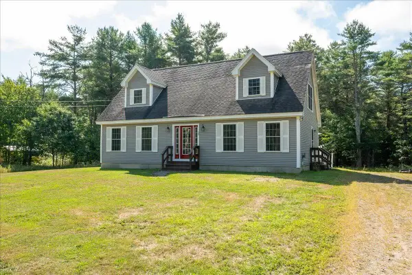 25 Village Valley Road, Nobleboro, ME 04555