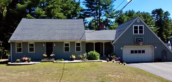88 Sunderland Drive, Auburn, ME 04210