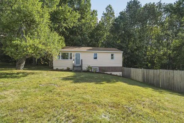 658 Middle Road, Sabattus, ME 04280