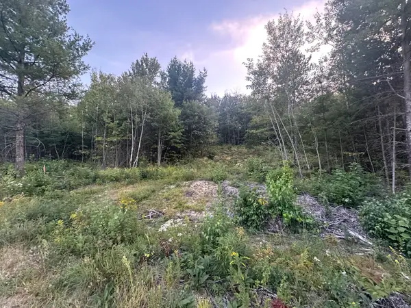7 Oxen Pull Road, Fryeburg, ME 04037