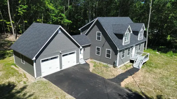 678 Lewiston Road, New Gloucester, ME 04260