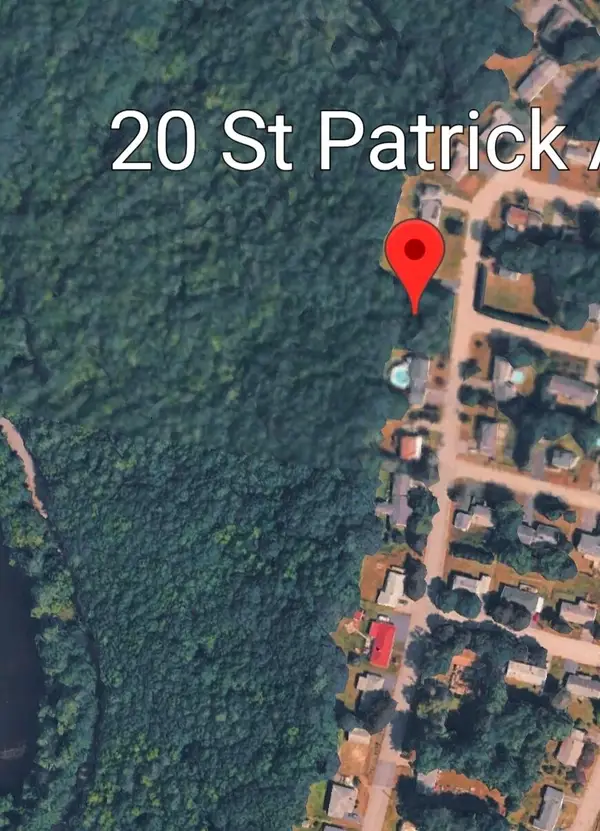 20 Saint Patrick Avenue, Lewiston, ME 04240