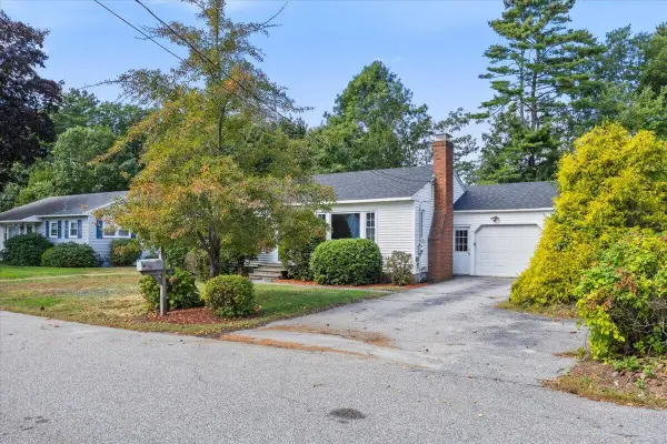 23 Robinson Road, Scarborough, ME 04074