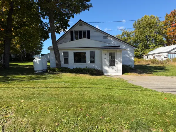 3095 W Chapman Road, Mapleton, ME 04757