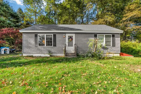 13 Spring Street, Bowdoinham, ME 04008