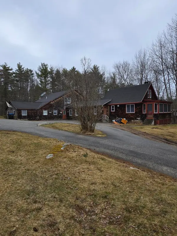 25 Falmouth Road, Falmouth, ME 04105