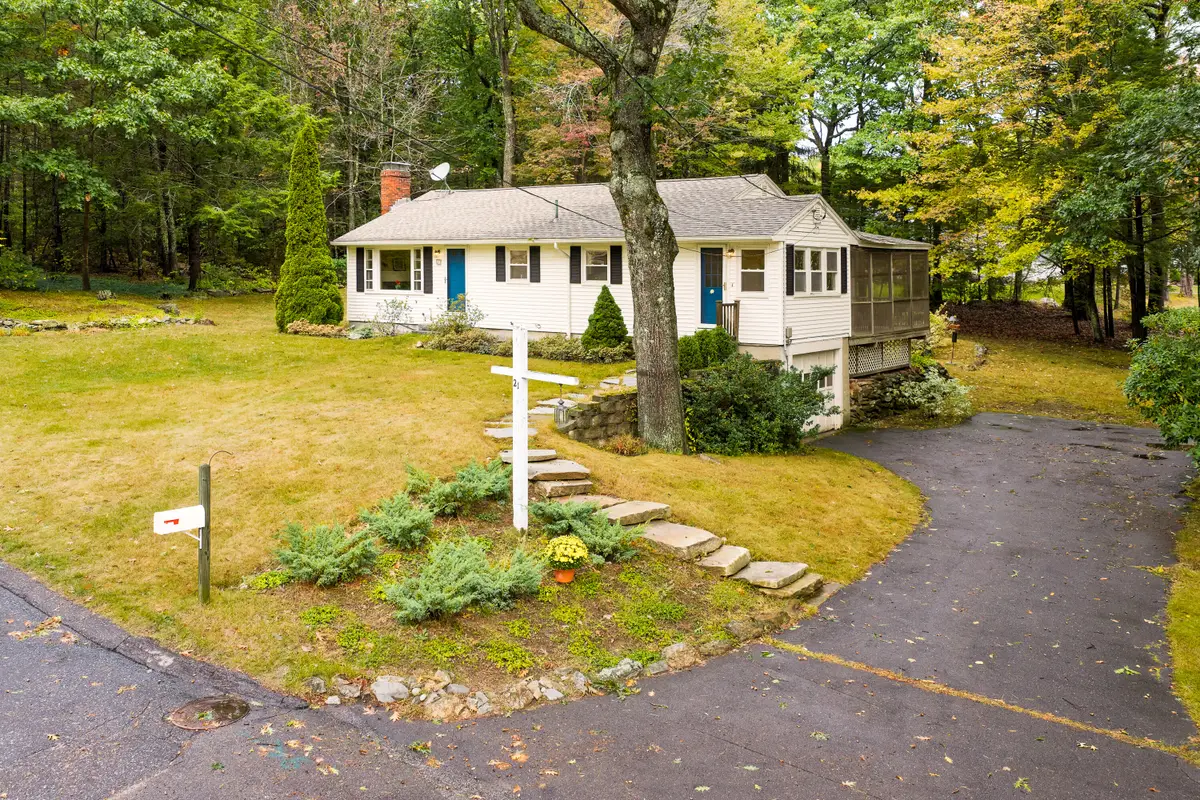 21 Carmichael Avenue, Falmouth, ME 04105 - #1