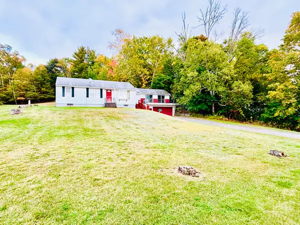 33 Abbott Hill Road, Dexter, ME 04930