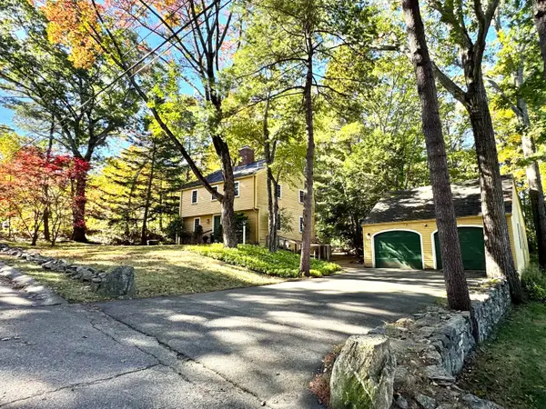 12 Locksley Road, Cape Elizabeth, ME 04107