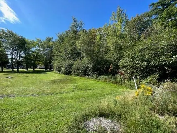 118 Main Street, Topsham, ME 04086