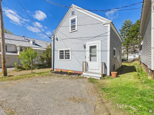 6 Maple Street, Vassalboro, ME 04989