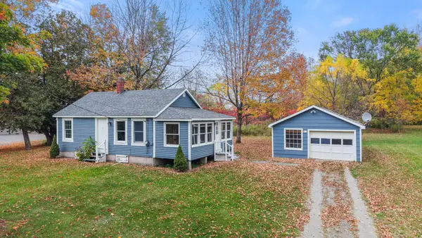 31 Lower Detroit Road, Plymouth, ME 04969