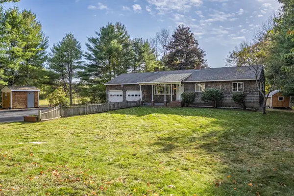268 Falmouth Road, Falmouth, ME 04105