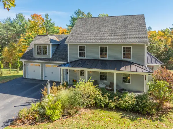52 Hardy Road, Falmouth, ME 04105