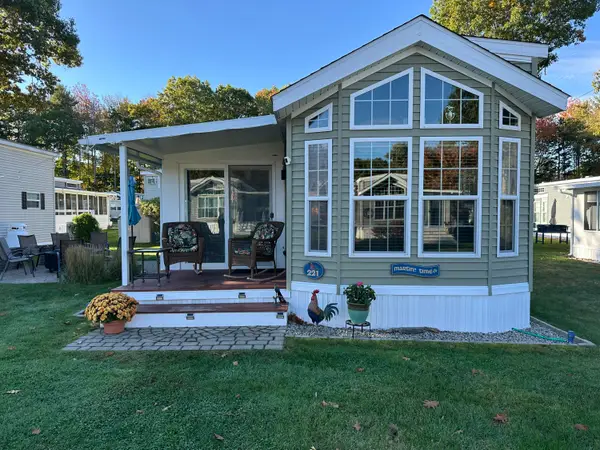23 College Drive #221, Wells, ME 04090