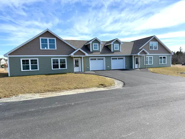 25 Tinker Meadow Way #9, Ellsworth, ME 04605