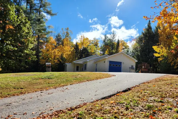 41 Hebron Road, Paris, ME 04281